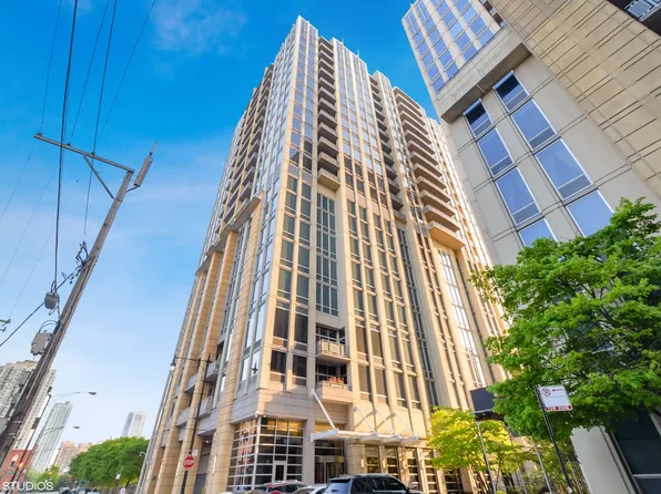700 N Larrabee St APT 2001, Chicago, IL 60654