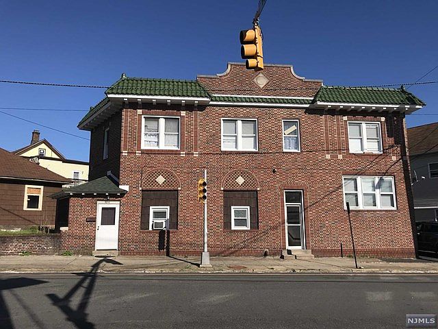 1st image of 104 Midland Ave #4