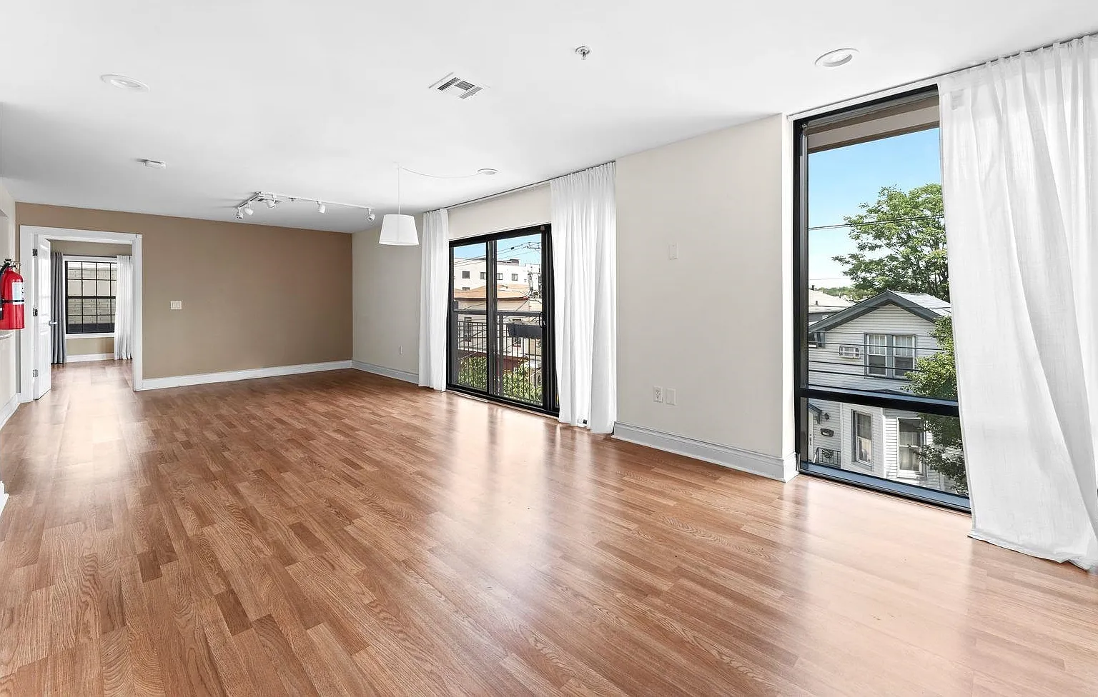 1 bed, 1.5 bath, 860 sqft, $2,650 — Photo 1
