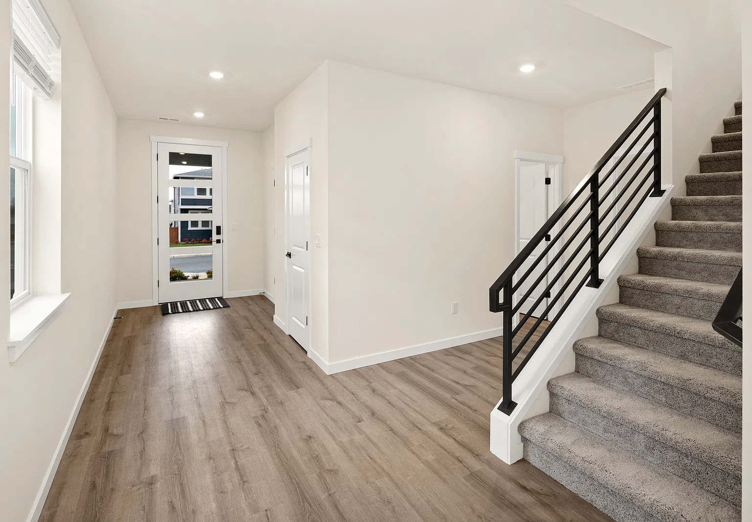 5 bed, 2751 sqft, $3,850 — Photo 4