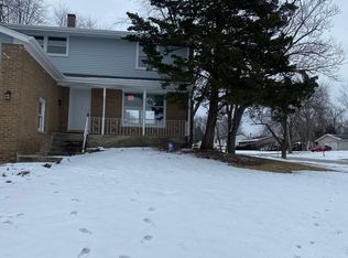 927 Blackhawk Dr, University Park, IL
