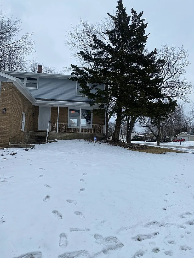 927 Blackhawk Dr photo 1