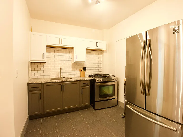 417 S Madison Ave #E — Photo 8