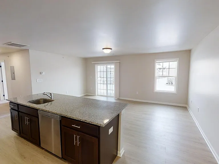Glen Esk Apartments — Photo 9