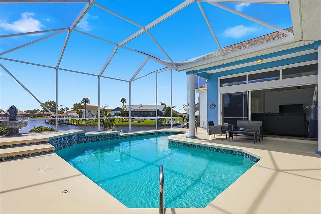 4 bed, 3.0 bath, 2360 sqft, $6,000 — Photo 4