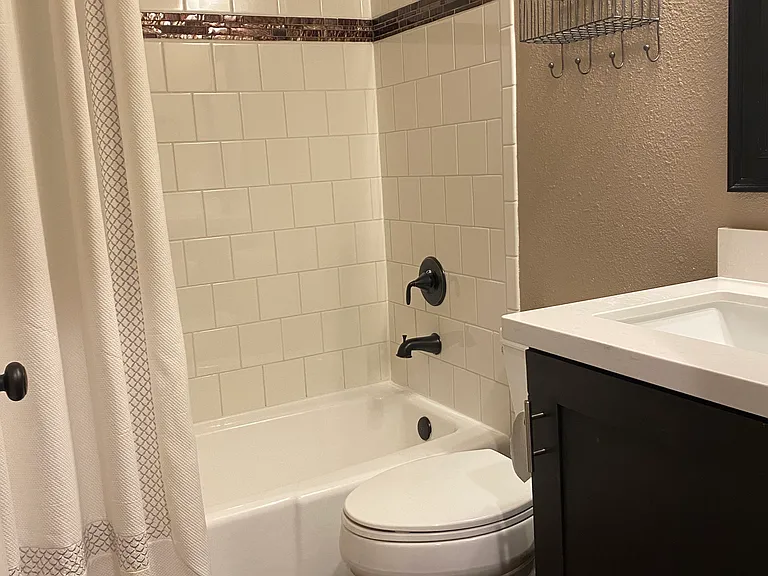 2 full size bathrooms