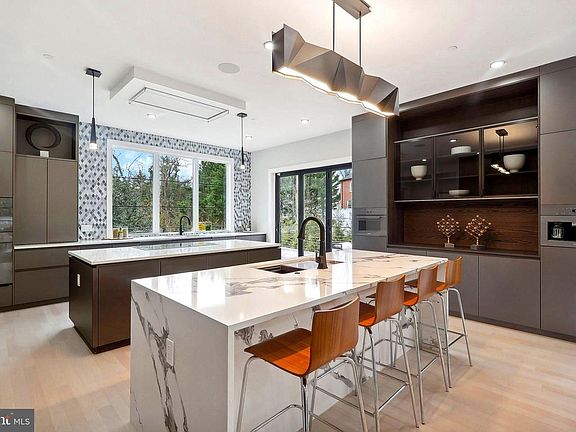 3rd image of 4920 Loughboro Rd NW