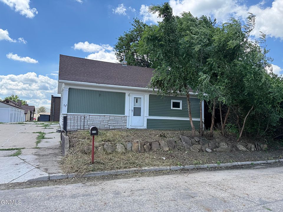 1st image of 223 W Front Ave