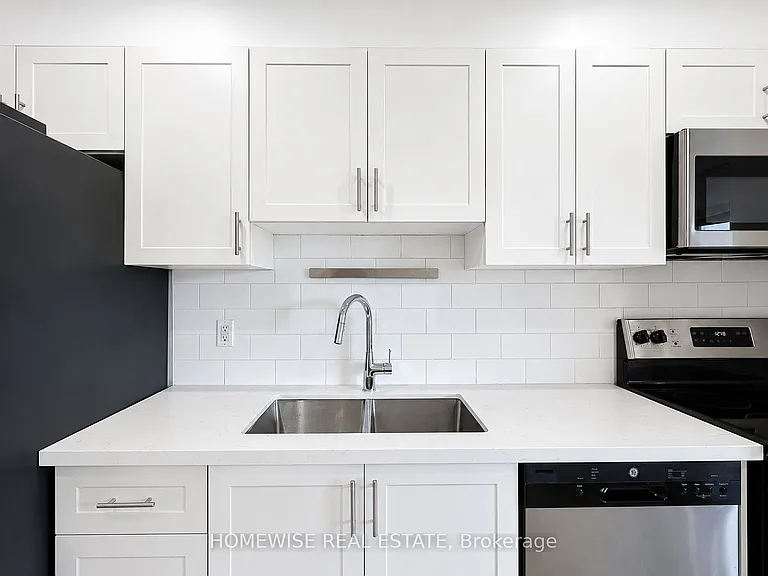 2500 Bathurst St #401 — Photo 9