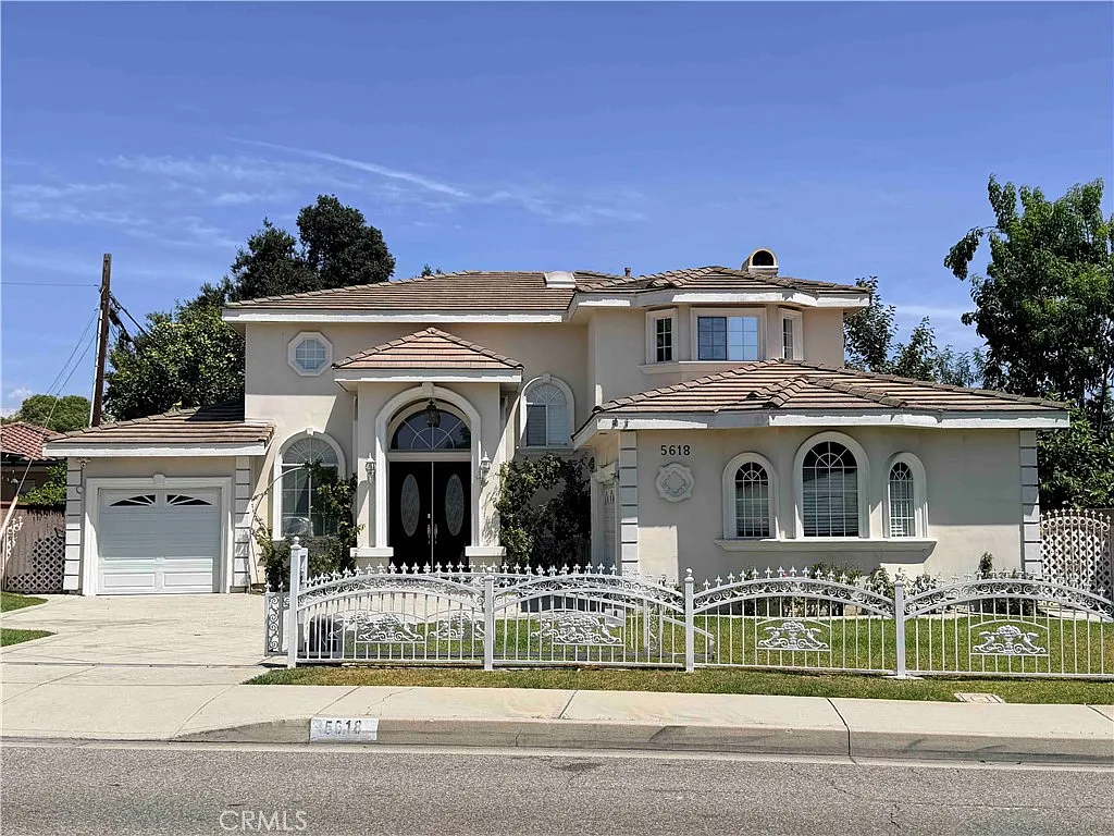 4 bed, 2417 sqft, $5,950 — Photo 1