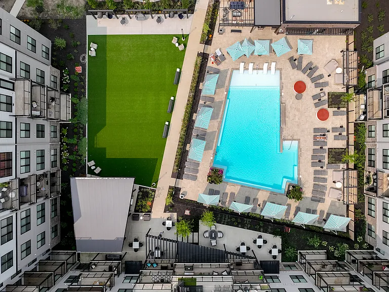 The Thomas Courtyard and Pool