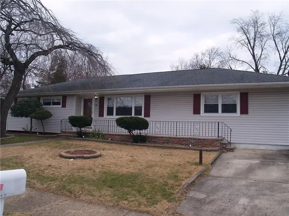 34 Steinhardt Ave, Old Bridge, NJ 08857