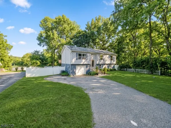 404 Lyndale St, Phillipsburg Town, NJ 08865