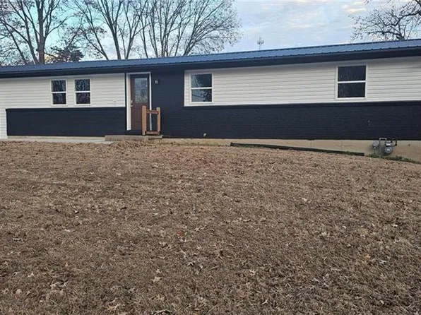 1001 Main St, Waverly, MO 64096