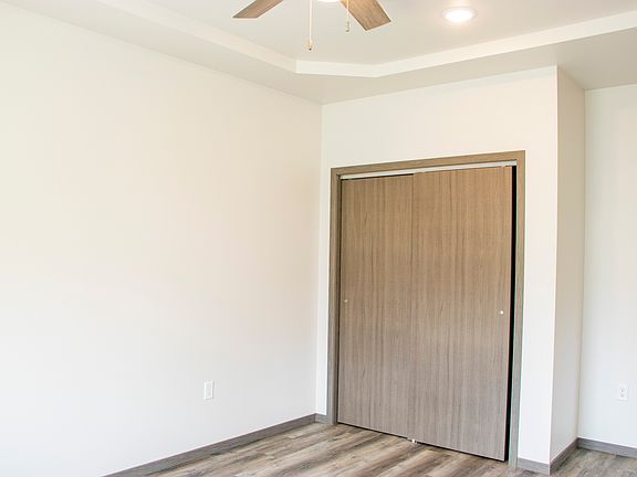 5th image of 2460 Golf Rd #201