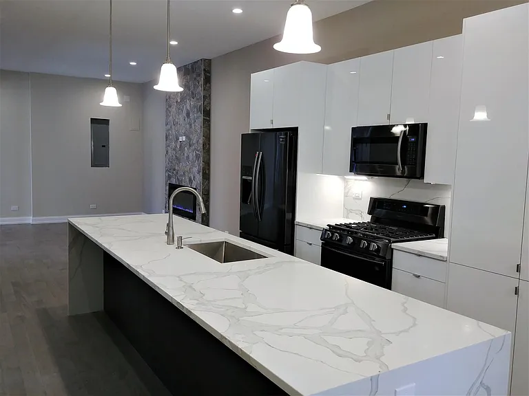 441 W Surf St #CH — Photo 6