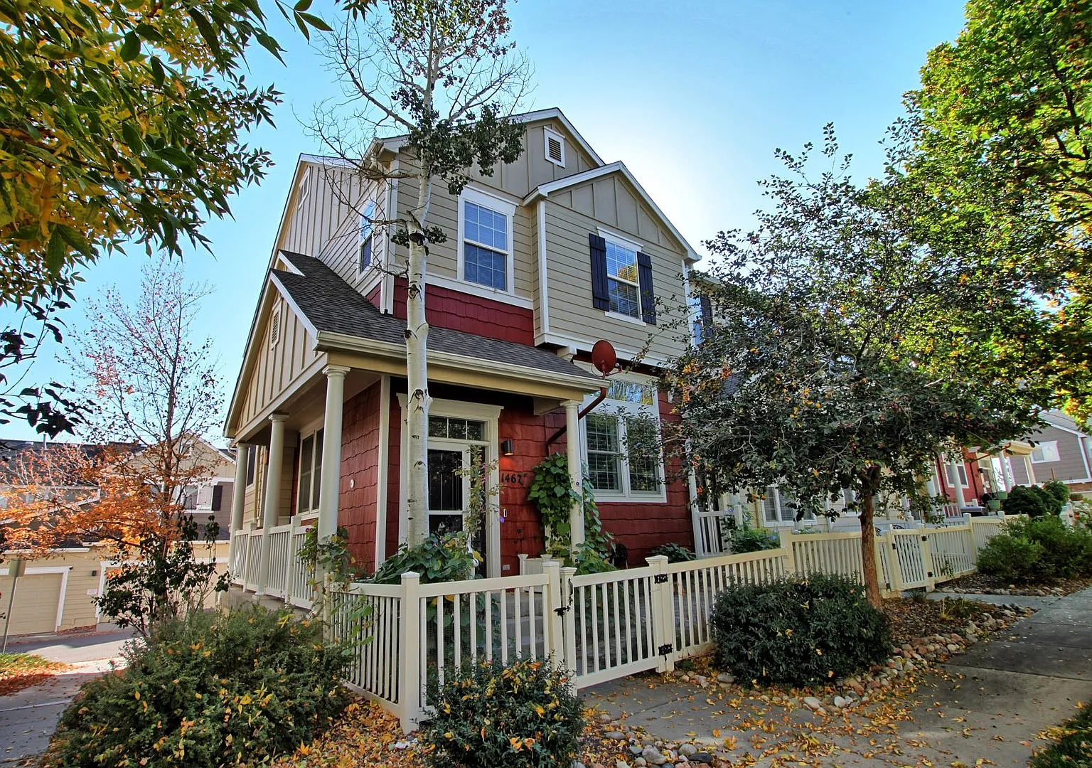 3 bed 2.5 bath end unit Red Hawk townhome — Photo 1