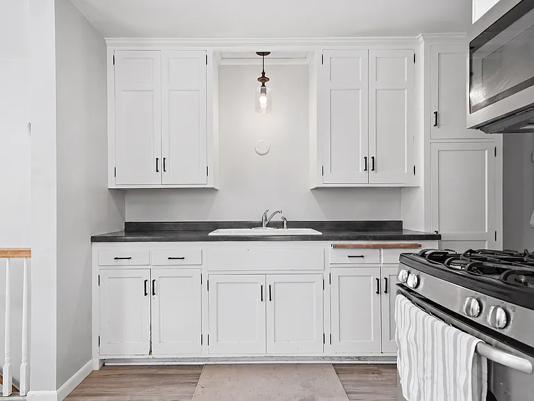 3838 Regent Ave N #3838 — Photo 5