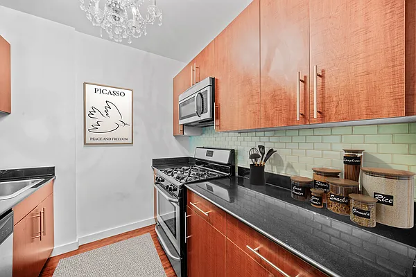 Rented by Aura NYC LLC | media 7