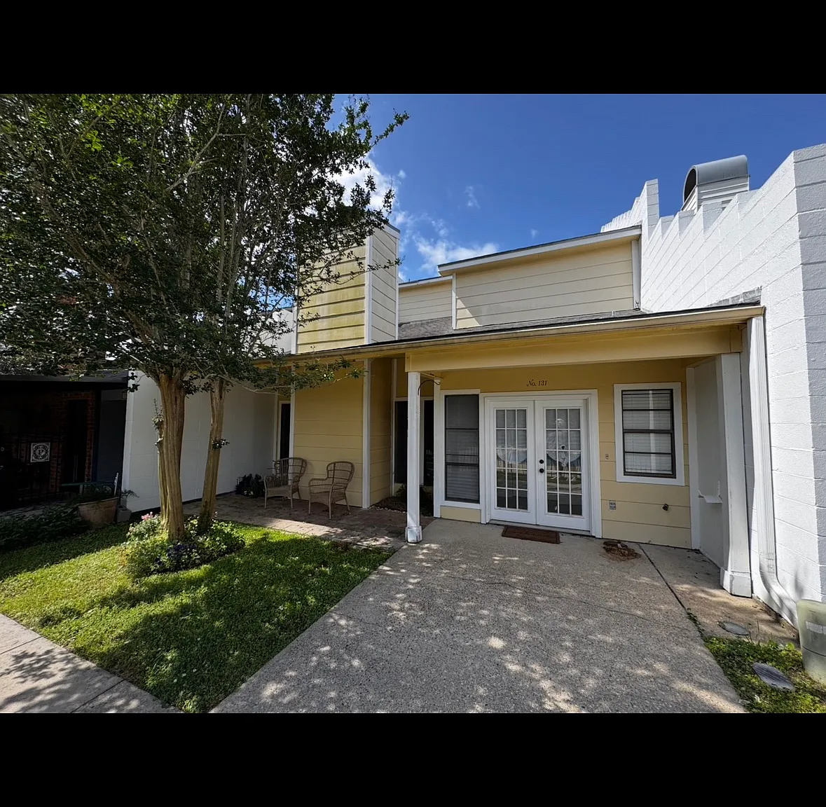 305 Halcott Dr — Photo 1