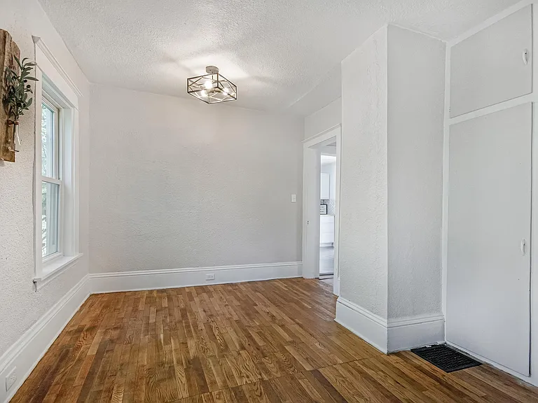 117 Carrier St NE — Photo 4