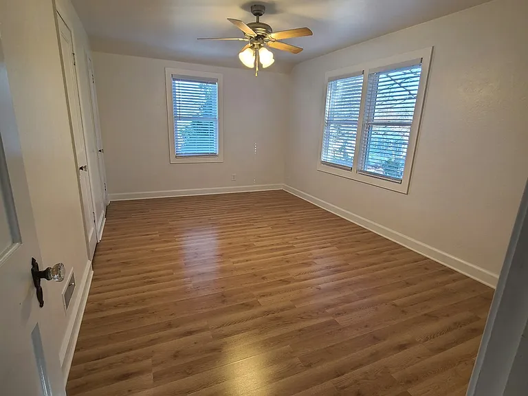 330 Drake St — Photo 21