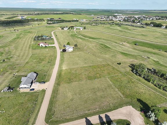 3rd image of 136 Oahe Vis
