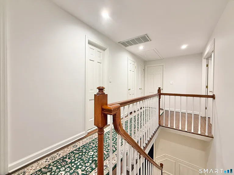 139 Highland Ave — Photo 30