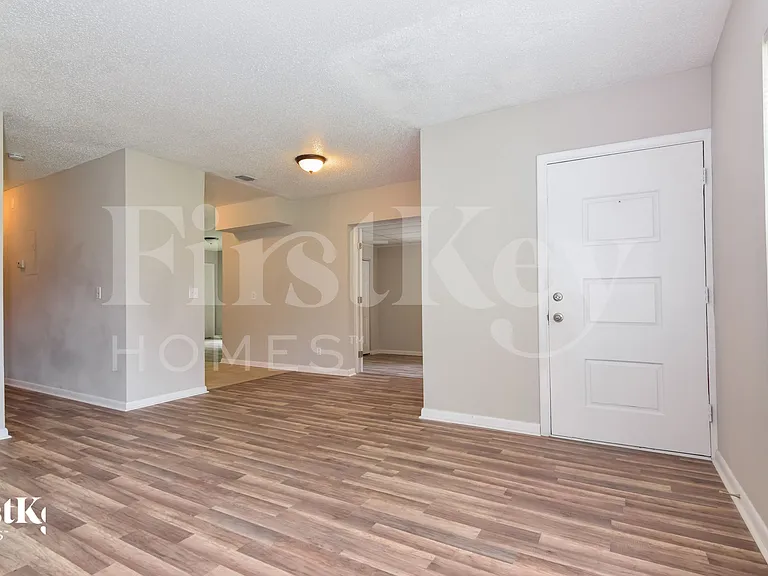 500 Brenda Dr — Photo 4
