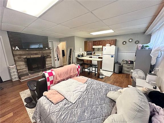 3rd image of 10 Washington Ave Unit 4