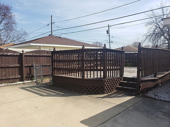 5th image of 1567 Memorial Dr