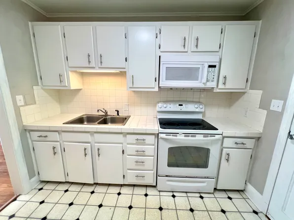 1308 Whilden Pl #B, Greensboro, NC 27408