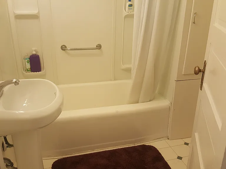 319 E Spruce St #6 — Photo 13