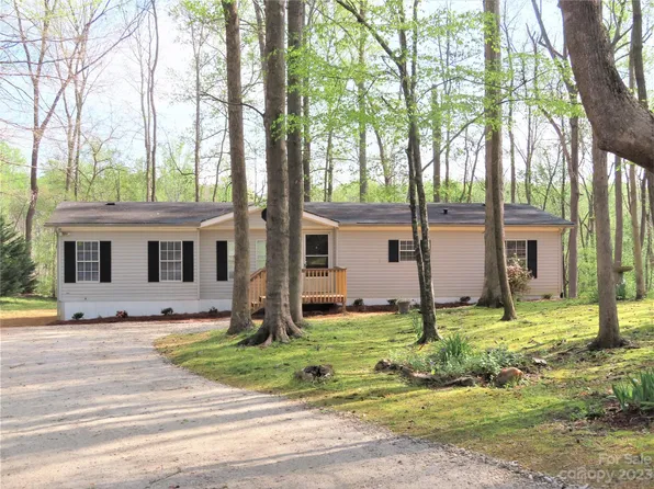 2476 Bonnie Gln, Clover, SC 29710