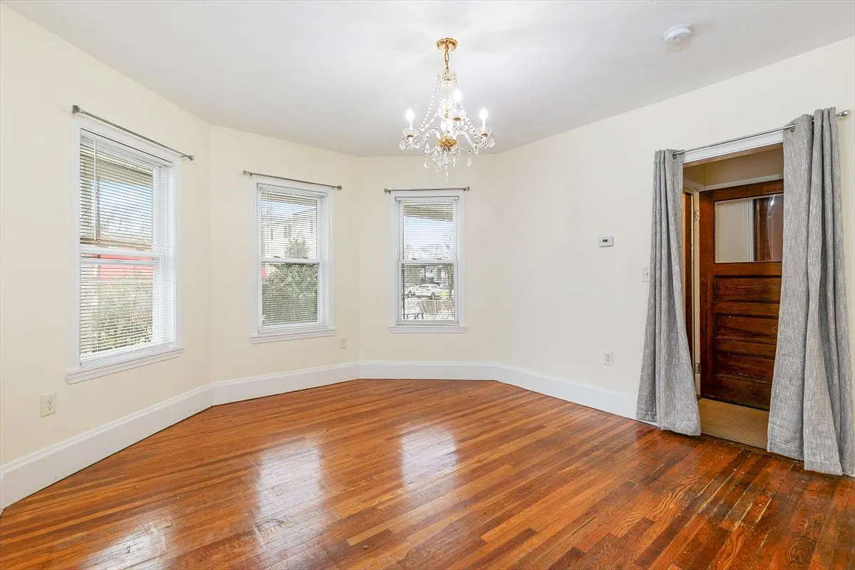 2 bed, 1375 sqft, $2,750 — Photo 4