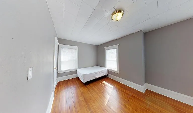 1418 E Genesee St — Photo 15