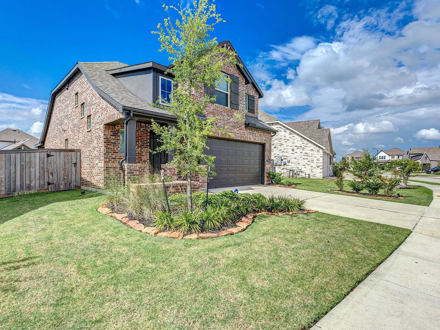 4 bed, 3.5 bath, 2396 sqft, $3,000 — Photo 3