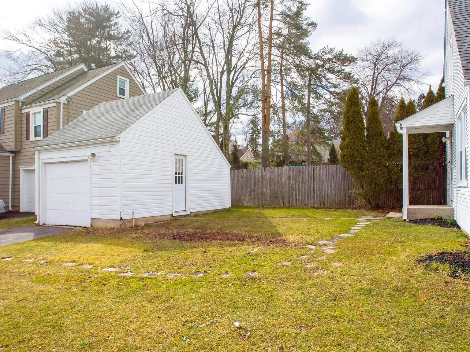 3 bed, 1.5 bath, 1523 sqft, $3,500 — Photo 3