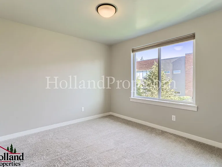 6503 SE Provence St — Photo 19
