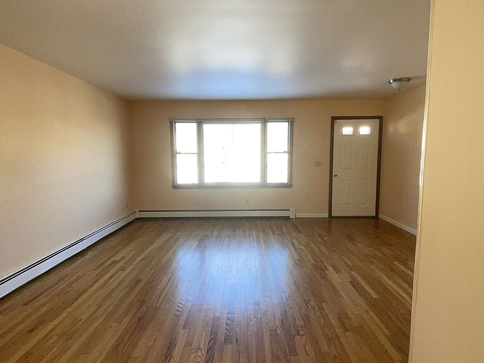 1st image of 20 Spring Hill Ave