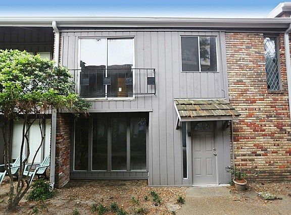 2nd image of 4944 Woodway Dr APT 11