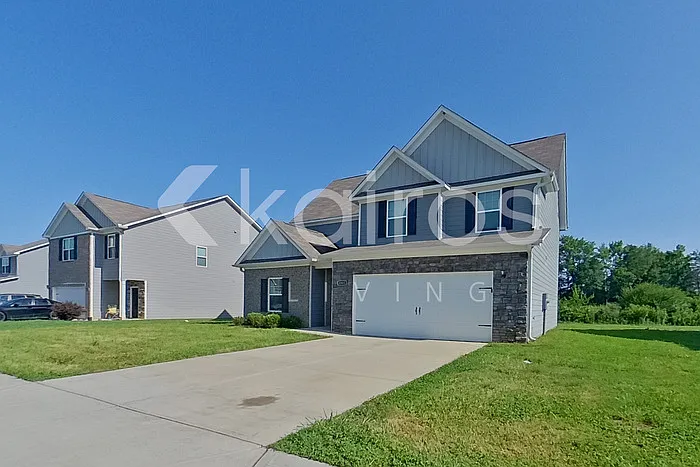 4 bed, 2.5 bath, 2220 sqft, $2,175 — Photo 2