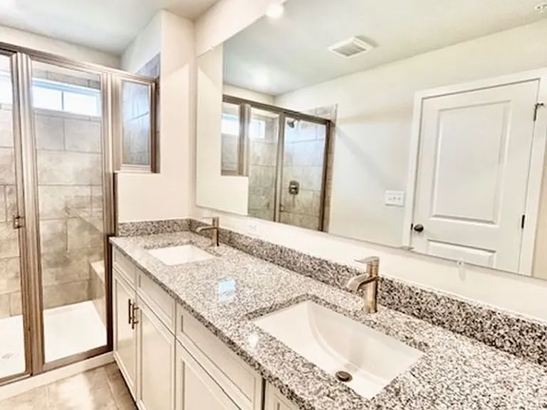 2208 Rodgers Dr — Photo 19