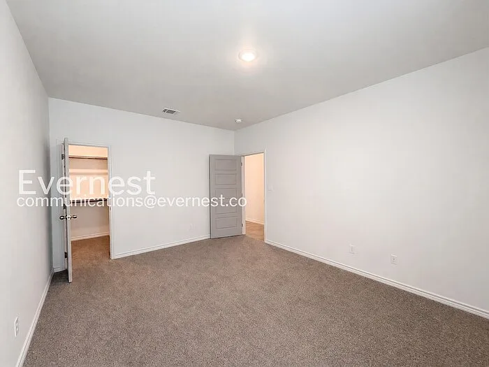 8511 Glade Dr — Photo 15