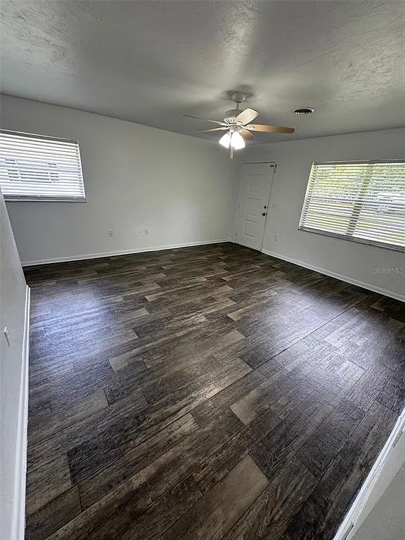 2 bed, 1.0 bath, 1028 sqft, $1,199 — Photo 2