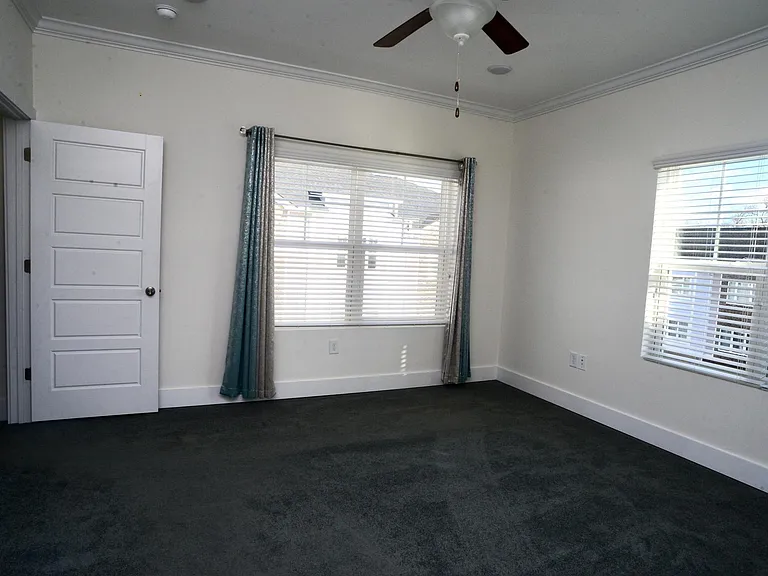 2008 Ocean Dr NW #2008 — Photo 9
