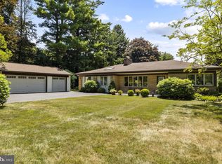 1 Crestfield Rd, Wilmington, DE 19810