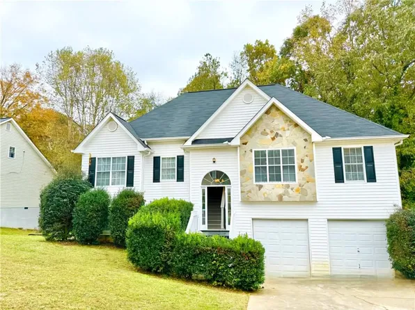1381 Buckingham Dr, Hampton, GA 30228