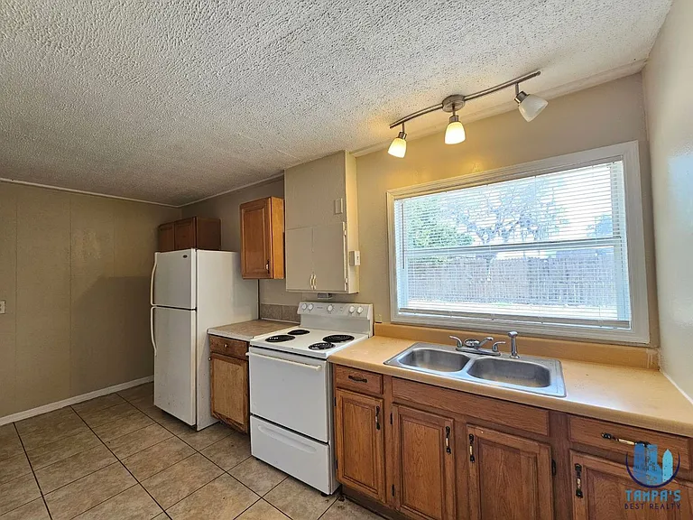 3330 Jean Ave — Photo 3