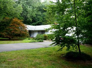 10 David Ln, Woodcliff Lake, NJ 07677